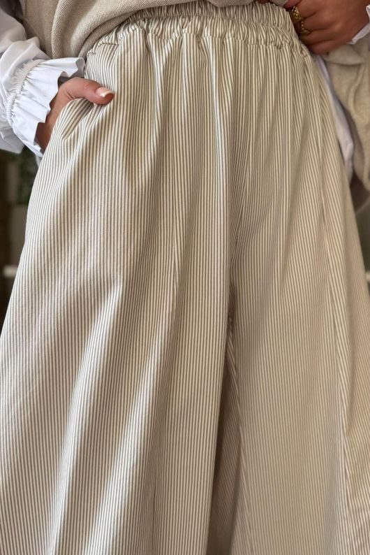 Bennie Quirky Barrel Pant Calico Pin Stripe